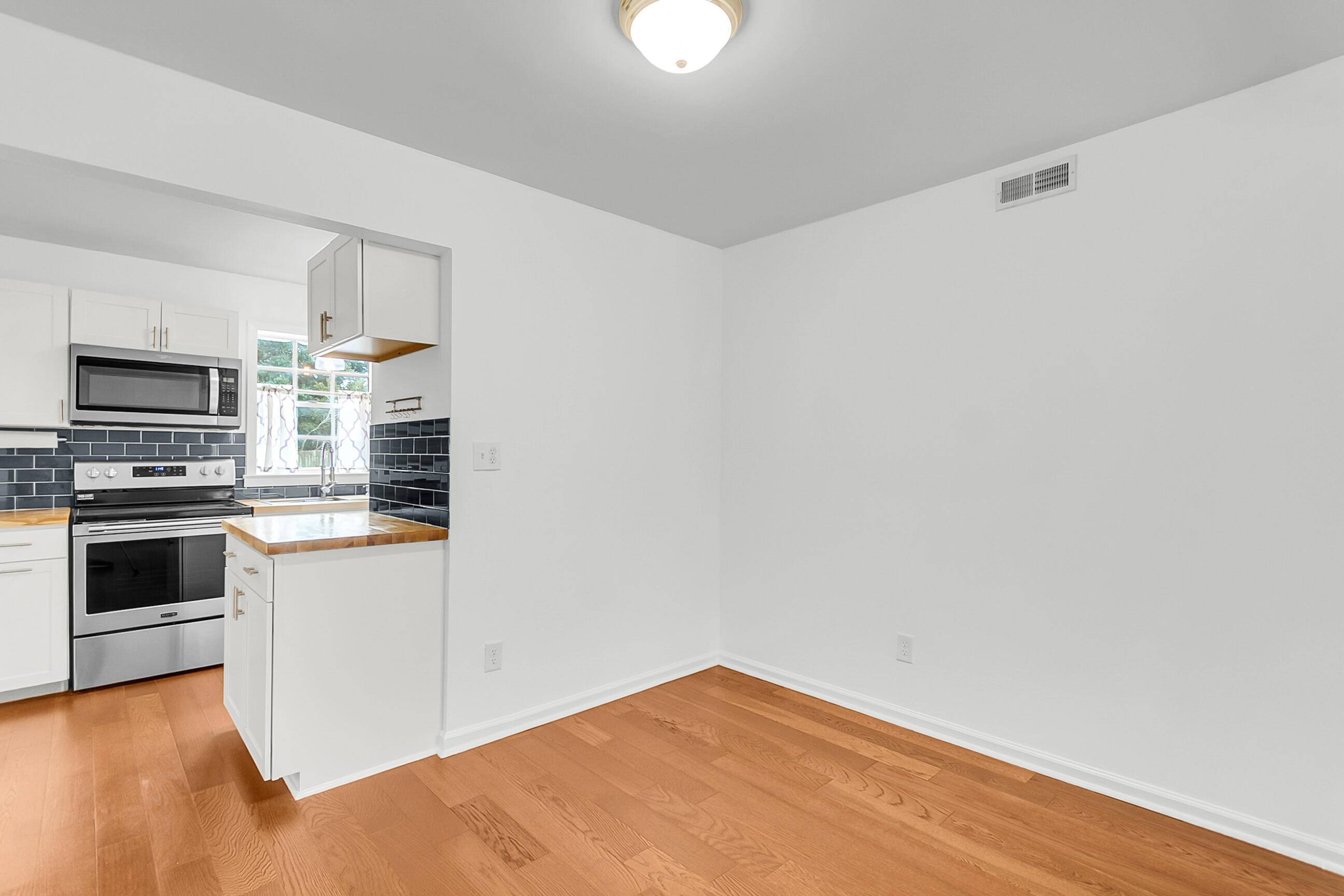 301 Lakeside Drive, Unit C1 Mount Pleasant, SC 29464 - Photo 11 of 43 CREM - 301 Lakeside-19