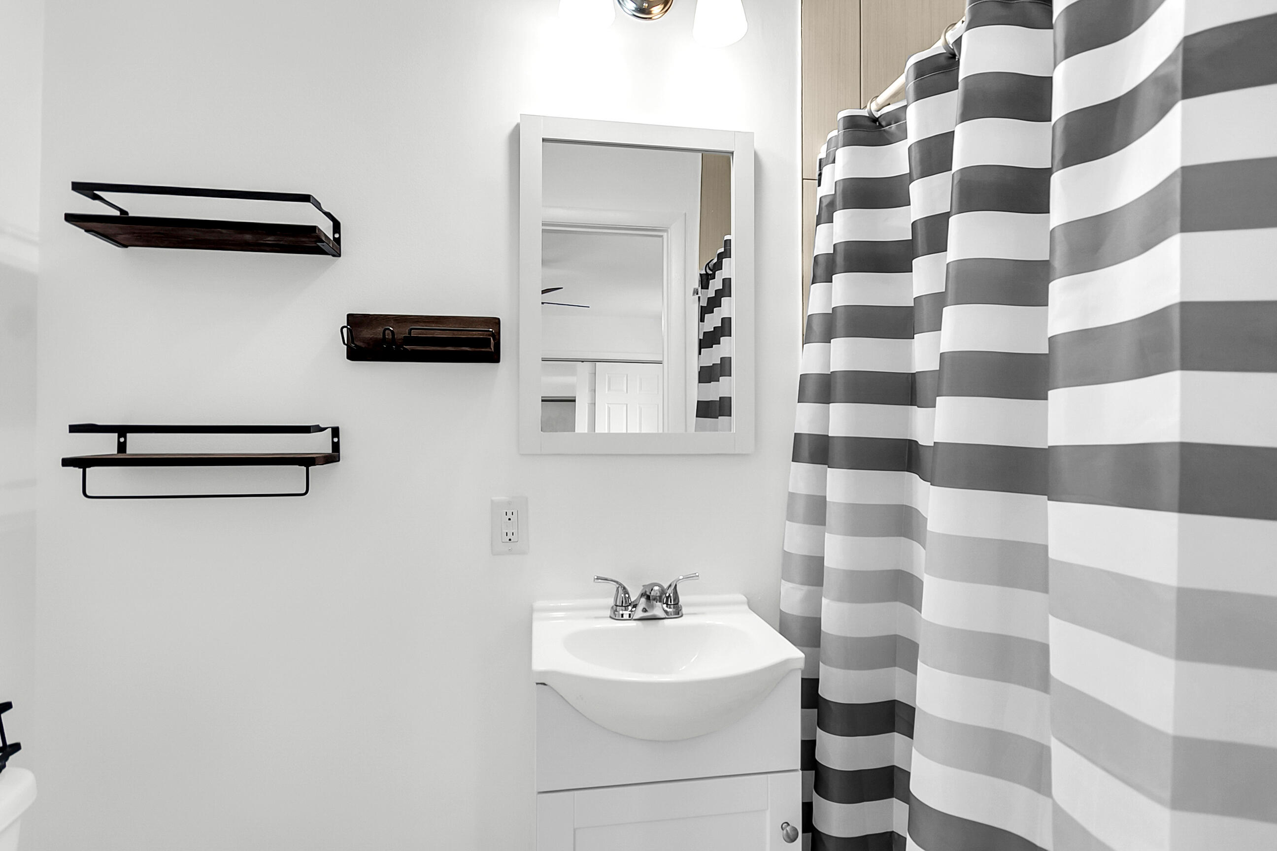 301 Lakeside Drive, Unit C1 Mount Pleasant, SC 29464 - Photo 36 of 43 CREM - 301 Lakeside-44