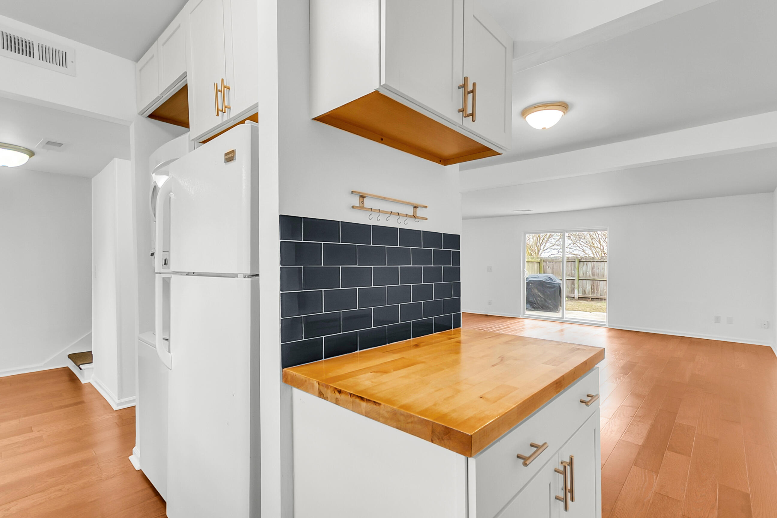 301 Lakeside Drive, Unit C1 Mount Pleasant, SC 29464 - Photo 10 of 43 CREM - 301 Lakeside-18