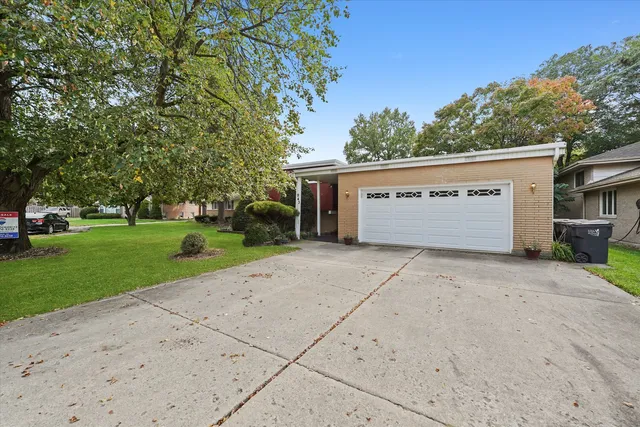 $219,000 | 943 East 164th Court, South Holland, IL 60473