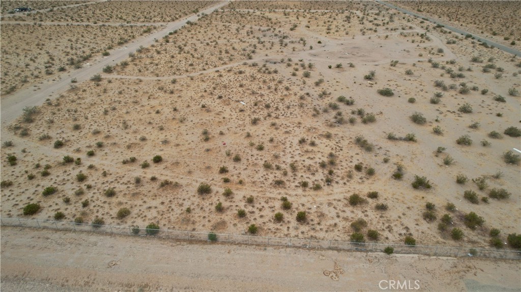 1 Bowman Road Inyokern, CA 93527 - Photo 4 of 6 a close up of a hard wood floor