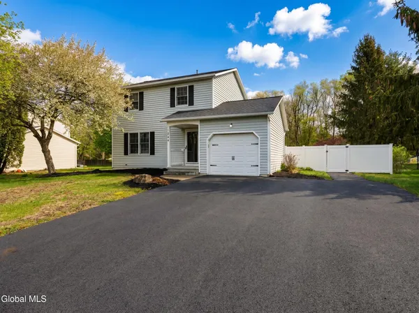 $464,800 | 1046 Laural Lane, Ballston Spa, NY 12020