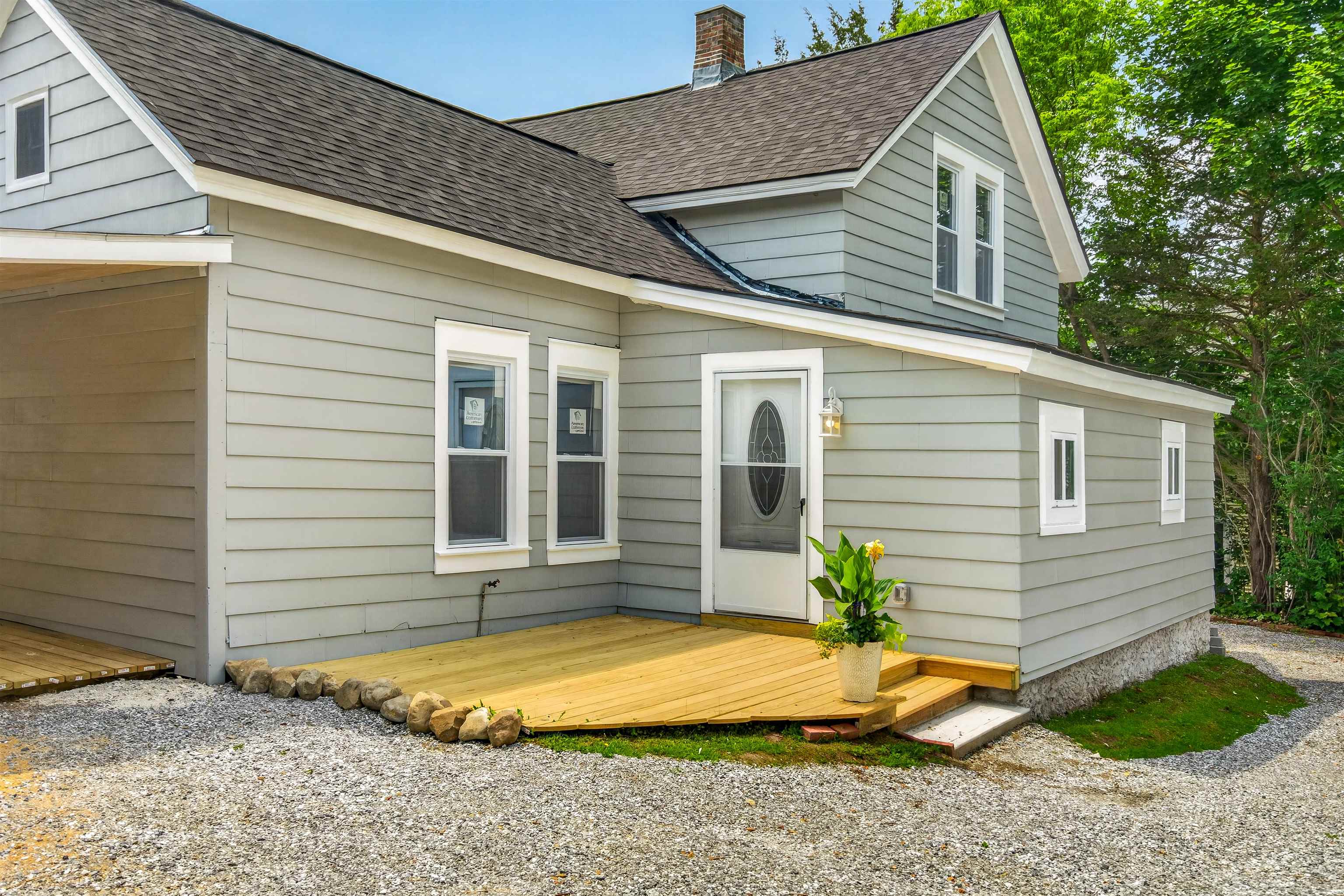 29 Clinton Avenue Rutland, VT 05701 - Photo 4 of 49