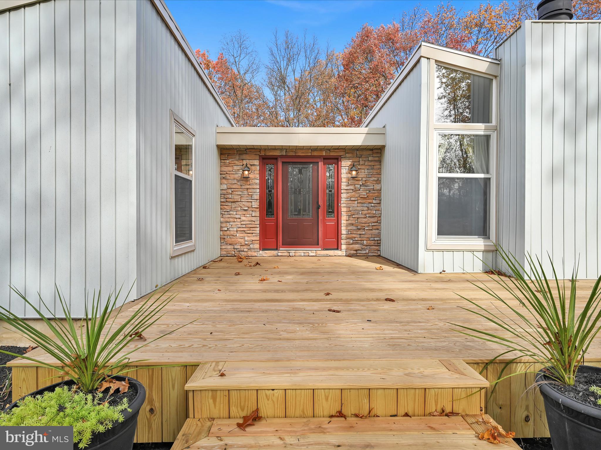 15 Clay Road Carlisle, PA 17015 - Photo 2 of 51 Front