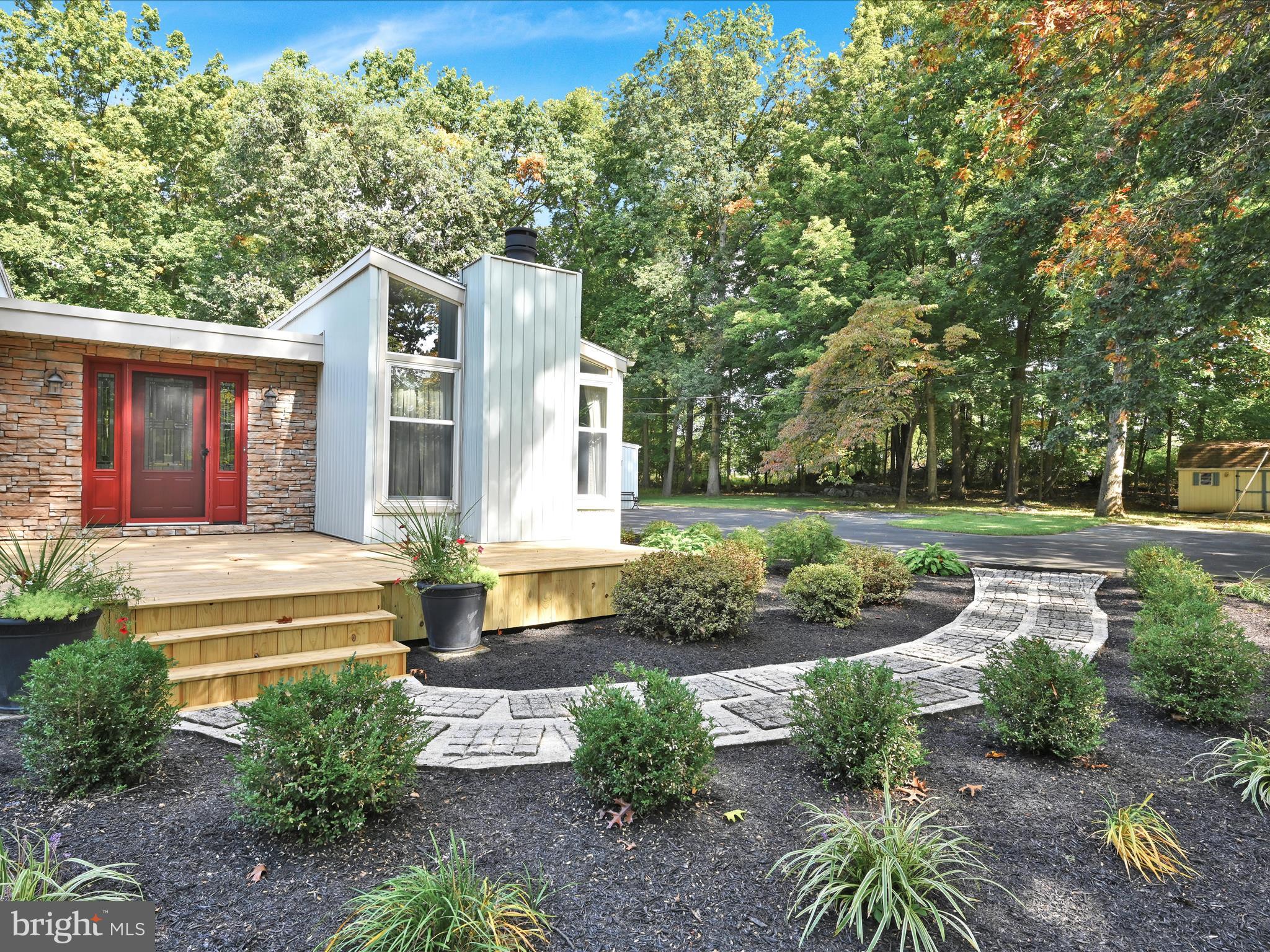 15 Clay Road Carlisle, PA 17015 - Photo 4 of 51 Front