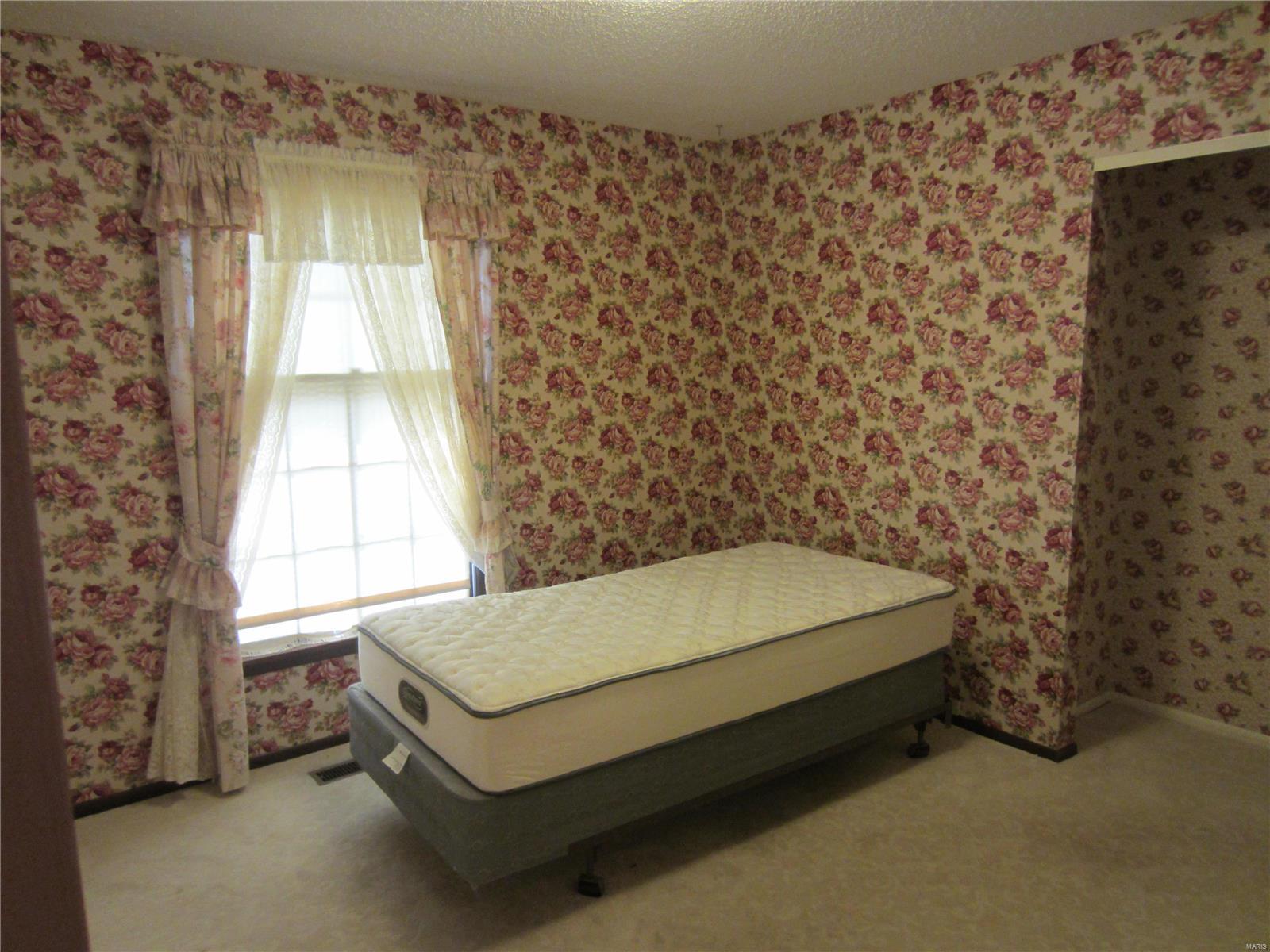 951 Feise Road O'Fallon, MO 63366 - Photo 29 of 46