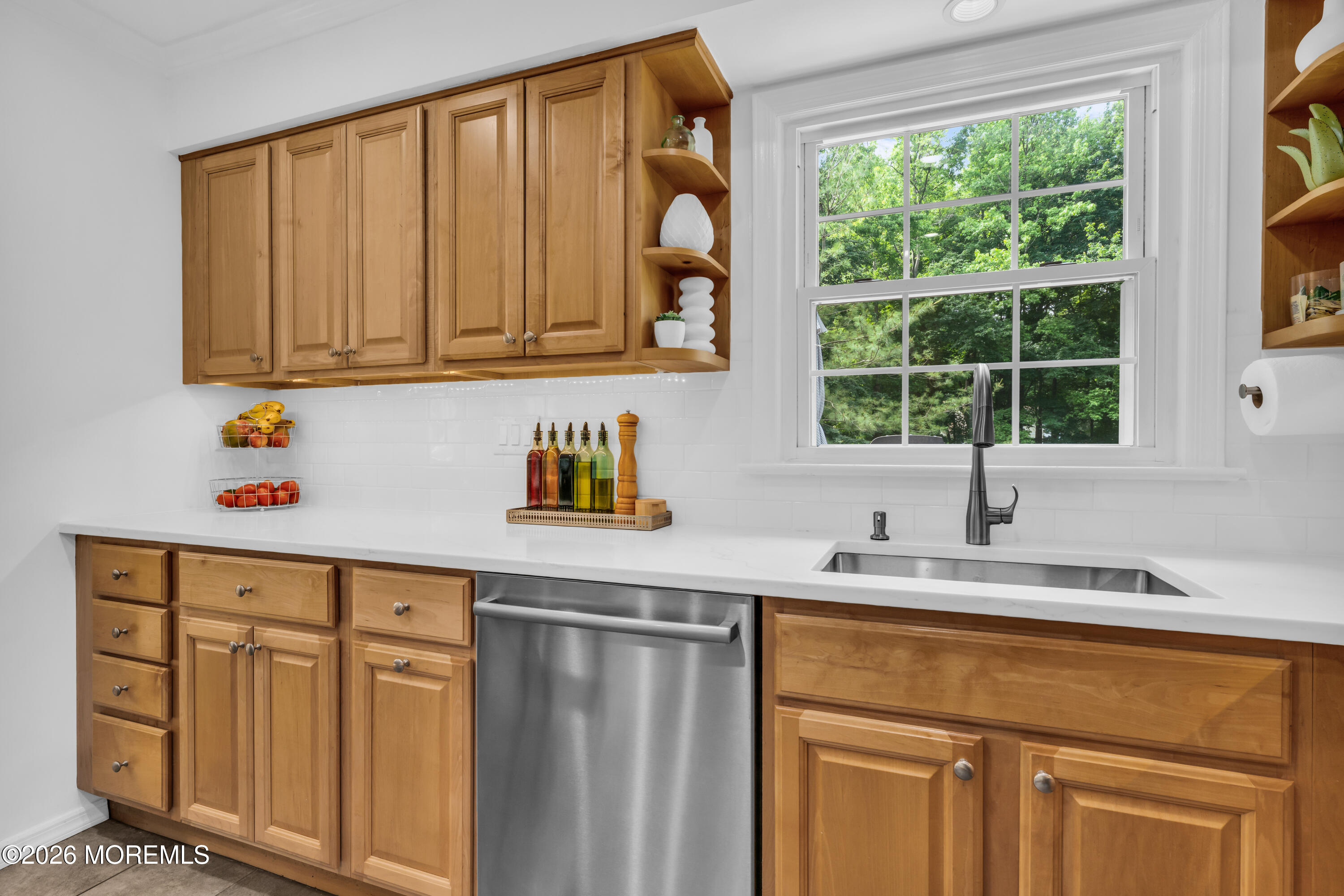 840 Nutswamp Road Red Bank, NJ 07701 - Photo 12 of 54 photos_high_resolution_HOMMATI458