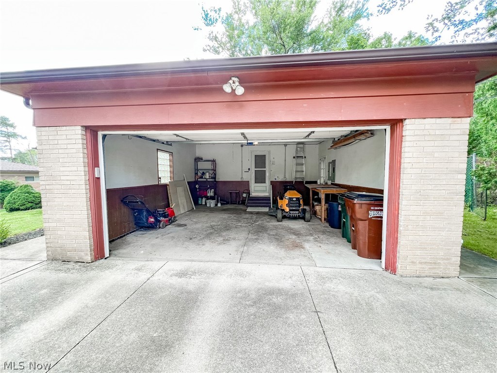 7860 Hoertz Road Cleveland, OH 44134 - Photo 35 of 35