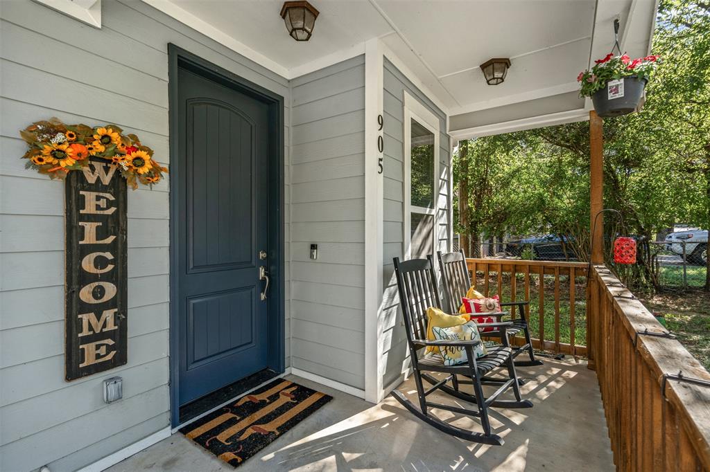 905 Poe Street Azle, TX 76020 - Photo 4 of 30