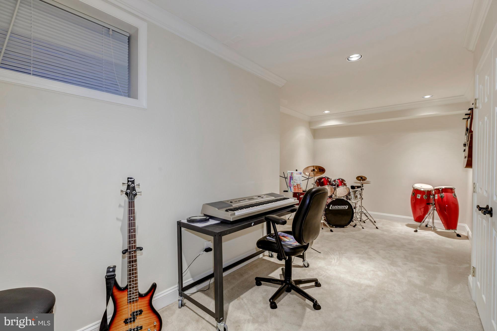 1111 Old Cedar Road McLean, VA 22102 - Photo 25 of 30 Den