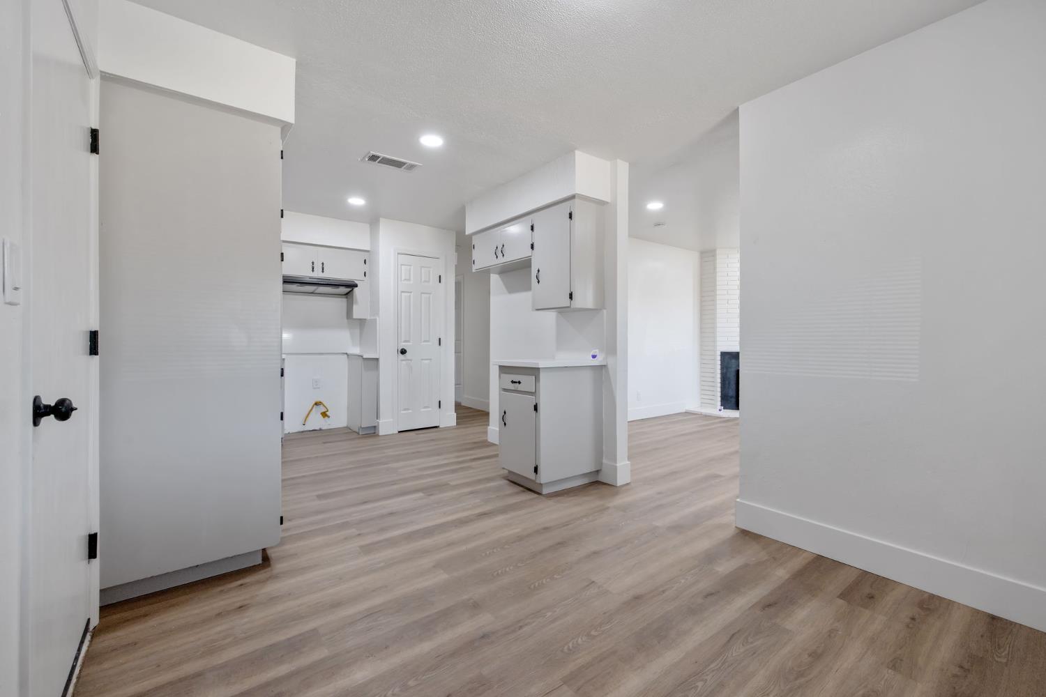 1005 Austin Street Madera, CA 93638 - Photo 12 of 28