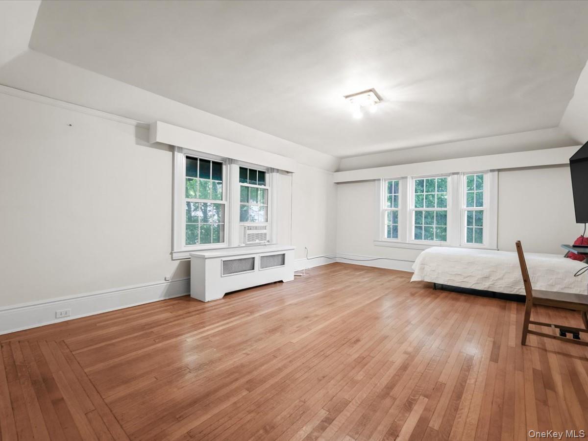 51 Crescent Road Port Washington, NY 11050 - Photo 23 of 43 Gallery Image 23