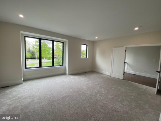 581 Township Line Road Blue Bell, PA 19422 - Photo 18 of 47 Main floor Master/ inlay suite