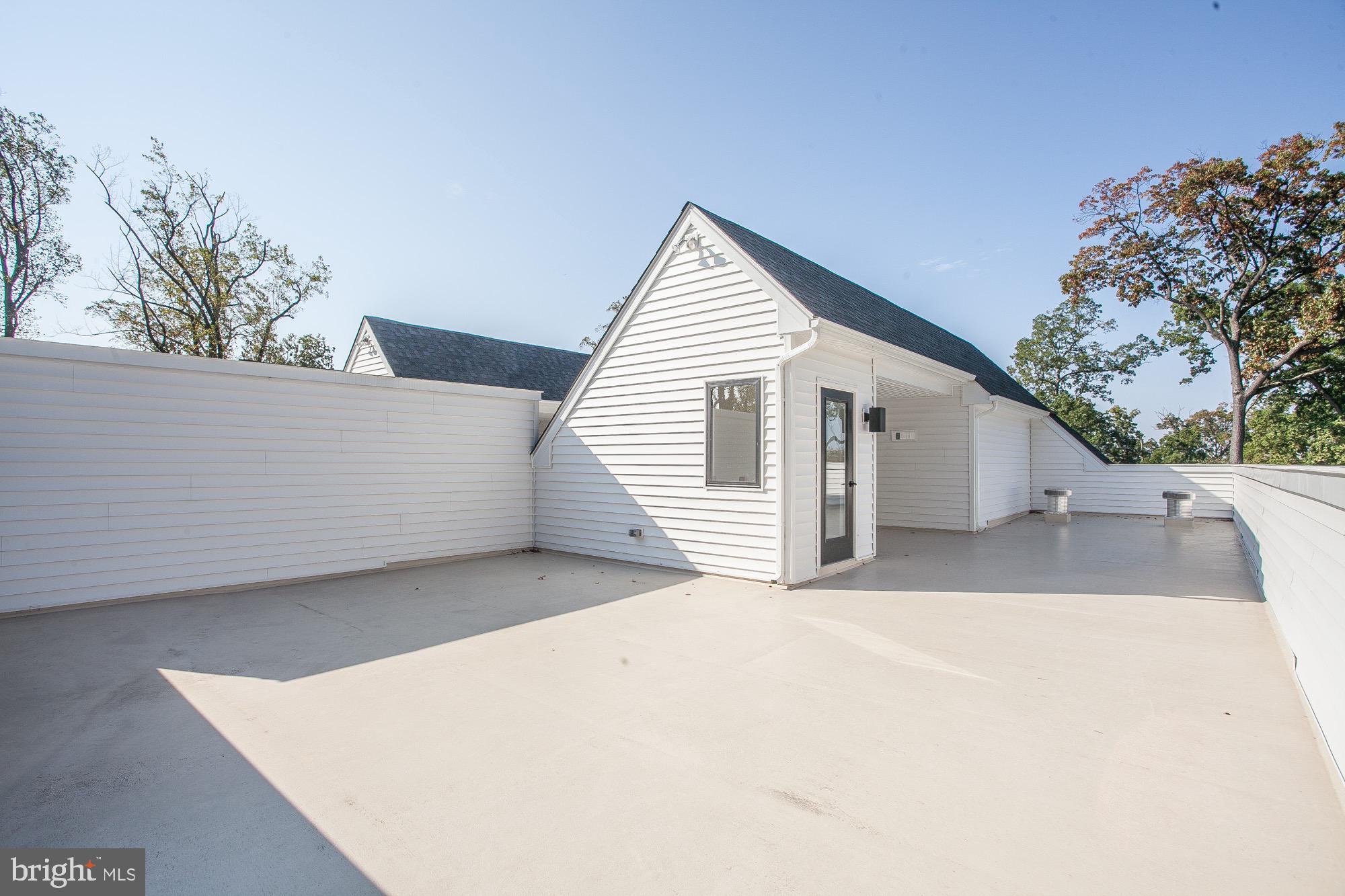 581 Township Line Road Blue Bell, PA 19422 - Photo 45 of 47 Rood Top deck