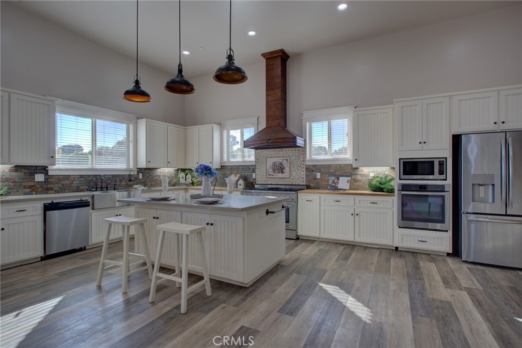 140 Rim Rock Road Nipomo, CA 93444 - Photo 17 of 104 Amazing Kitchen has potholder over range!