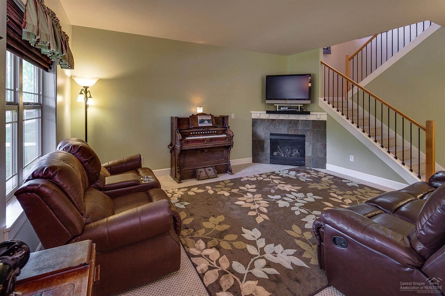 62769 Hawkview Road Bend, OR 97701 - Photo 3 of 24 Additional Photo