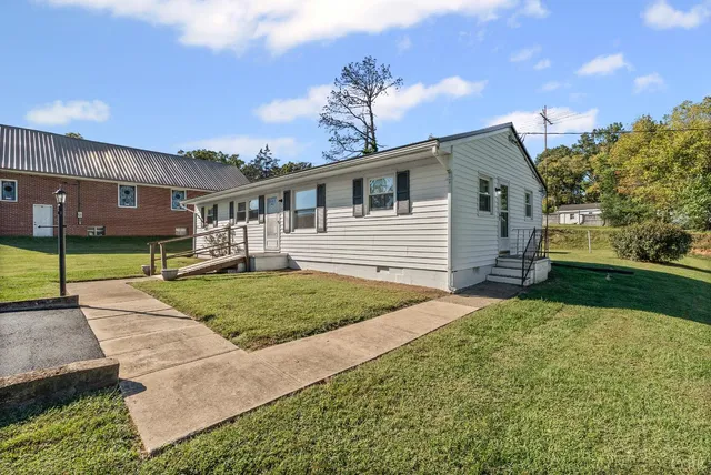 a picture of a cabinet