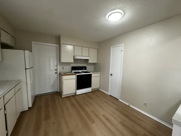 $1,375 | 5802 Emerald Forest Drive, Unit B, Austin, TX 78745