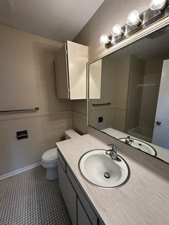 $1,375 | 5802 Emerald Forest Drive, Unit B, Austin, TX 78745