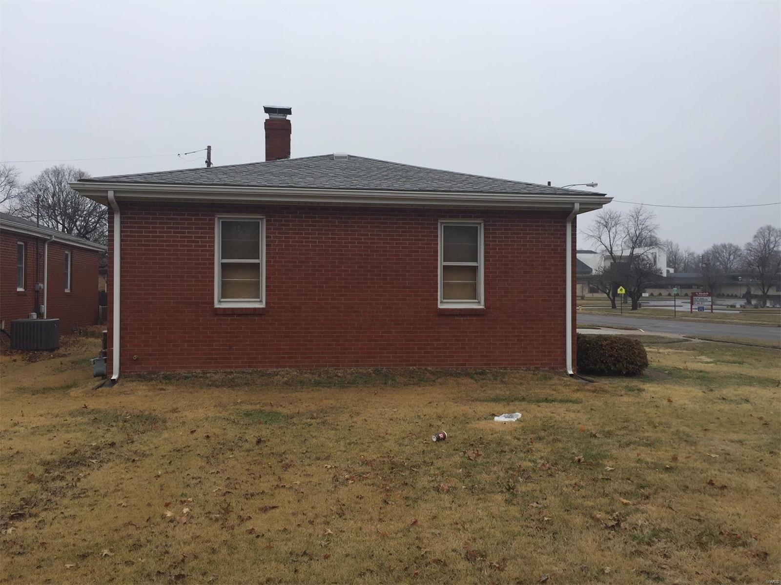 3901 Johnson Road Granite City, IL 62040 - Photo 3 of 13 Gallery Image 3