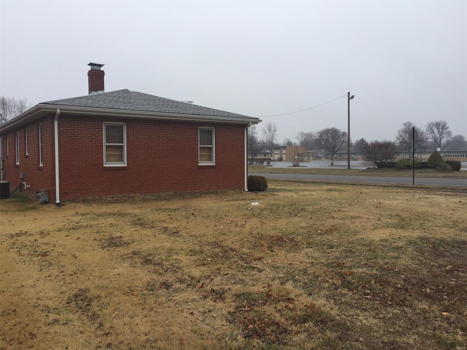 3901 Johnson Road Granite City, IL 62040 - Photo 4 of 13 Gallery Image 4