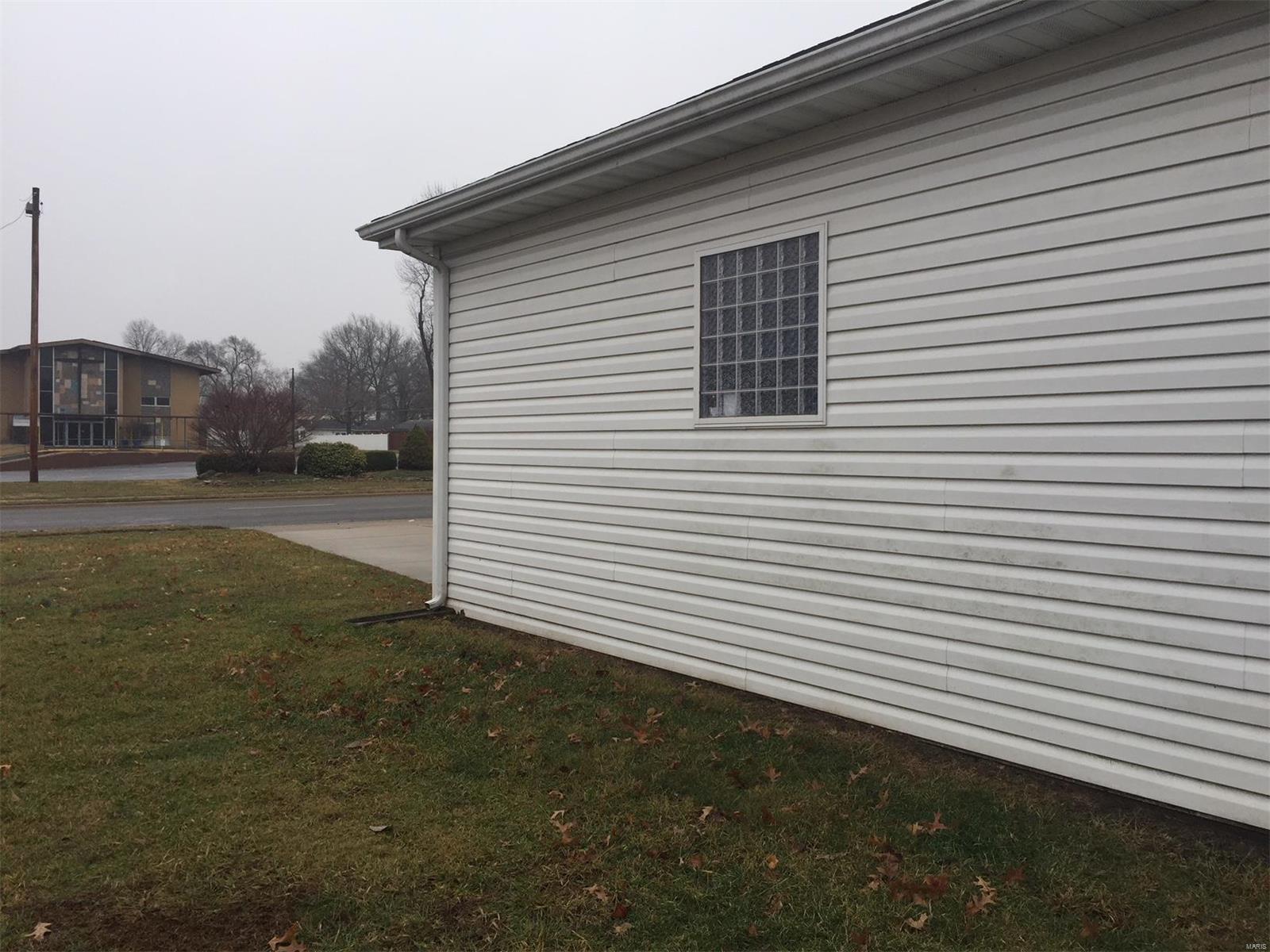 3901 Johnson Road Granite City, IL 62040 - Photo 6 of 13 Gallery Image 6