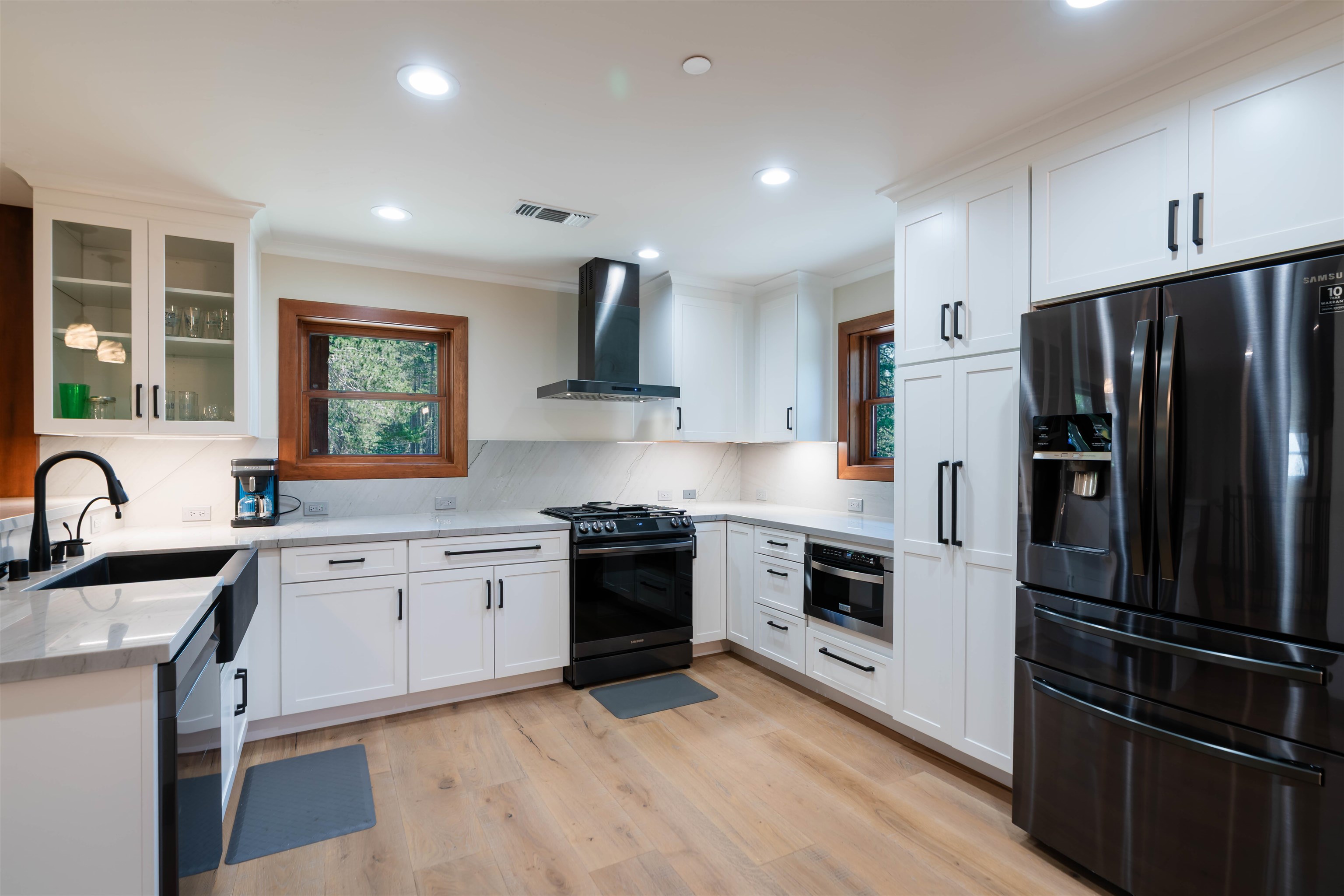 21149 Donner Pass Road Soda Springs, CA 95728 - Photo 10 of 28 Gallery Image 10