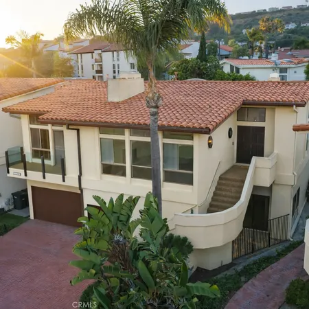 $2,375,000 | 32701 Via Palacio, Rancho Palos Verdes, CA 90275