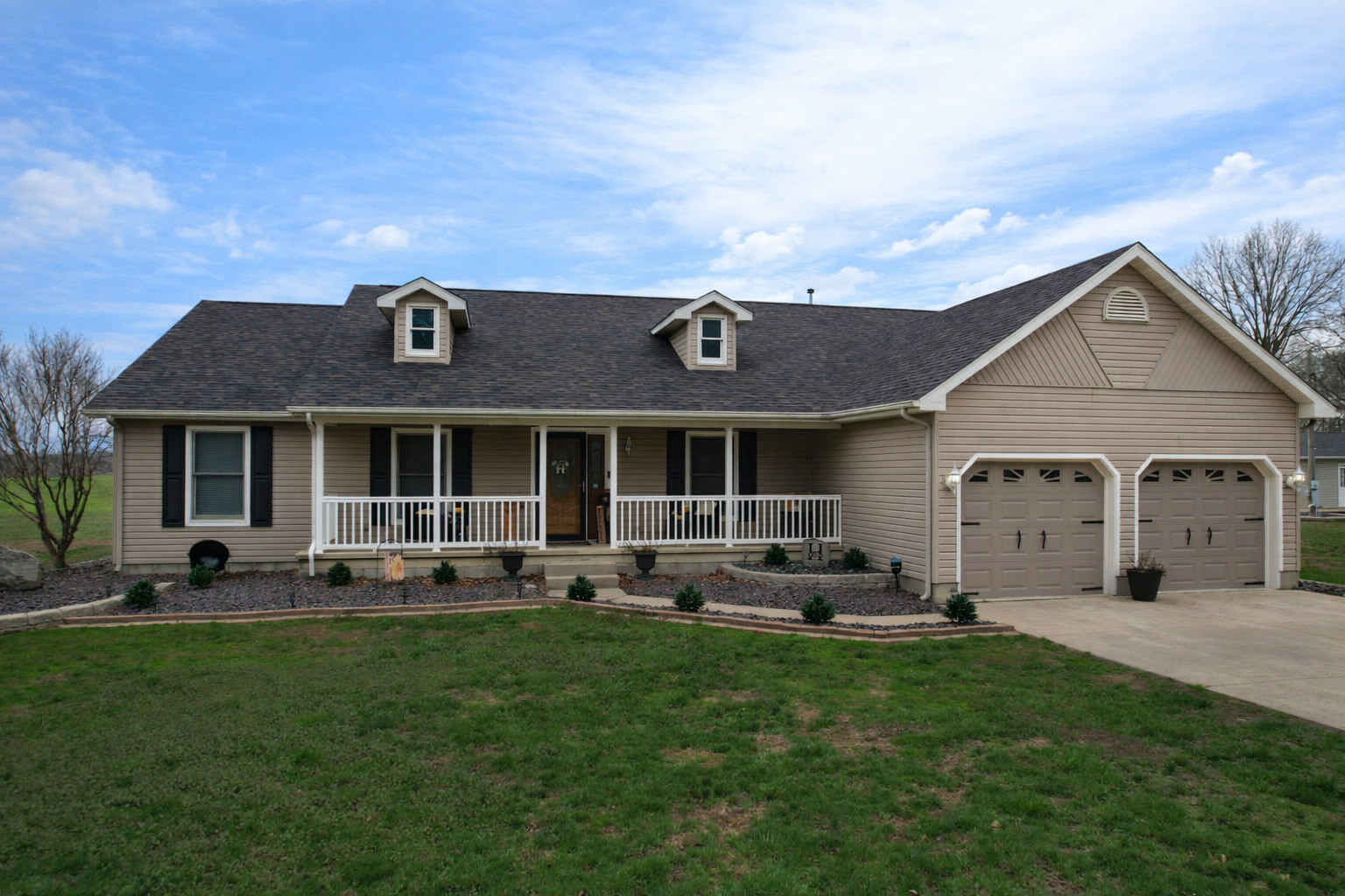 2861 College Street Road Salem, IL 62881 - Photo 1 of 50