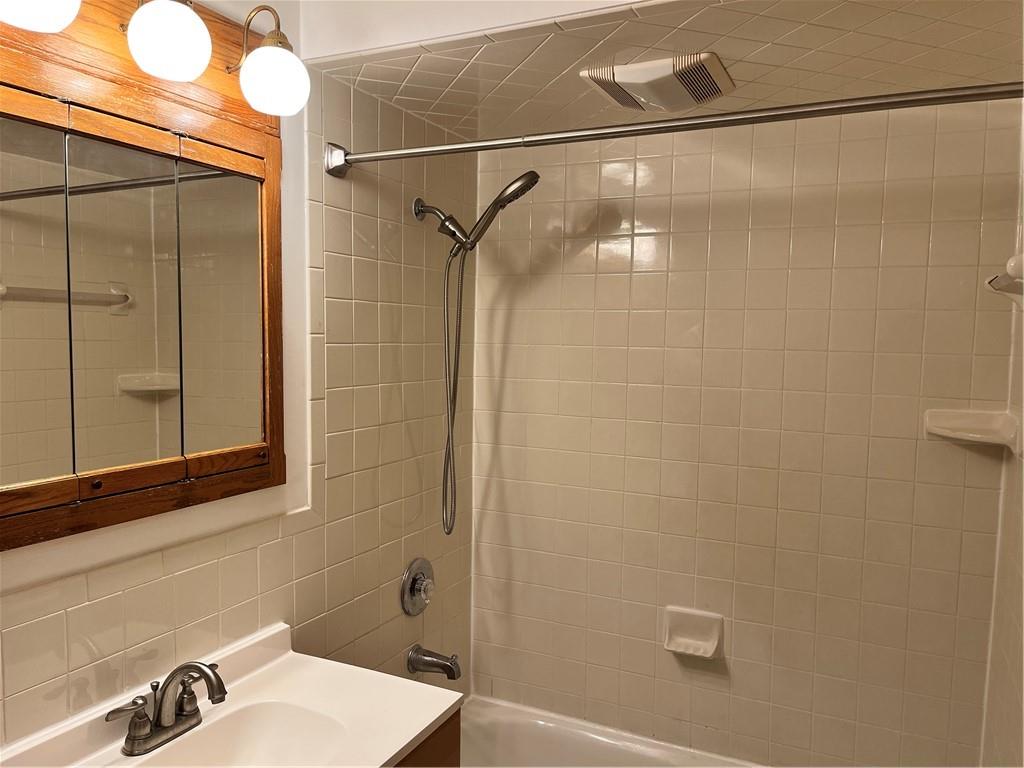 463 Lindsay Road Carnegie, PA 15106 - Photo 7 of 21 Gallery Image 7