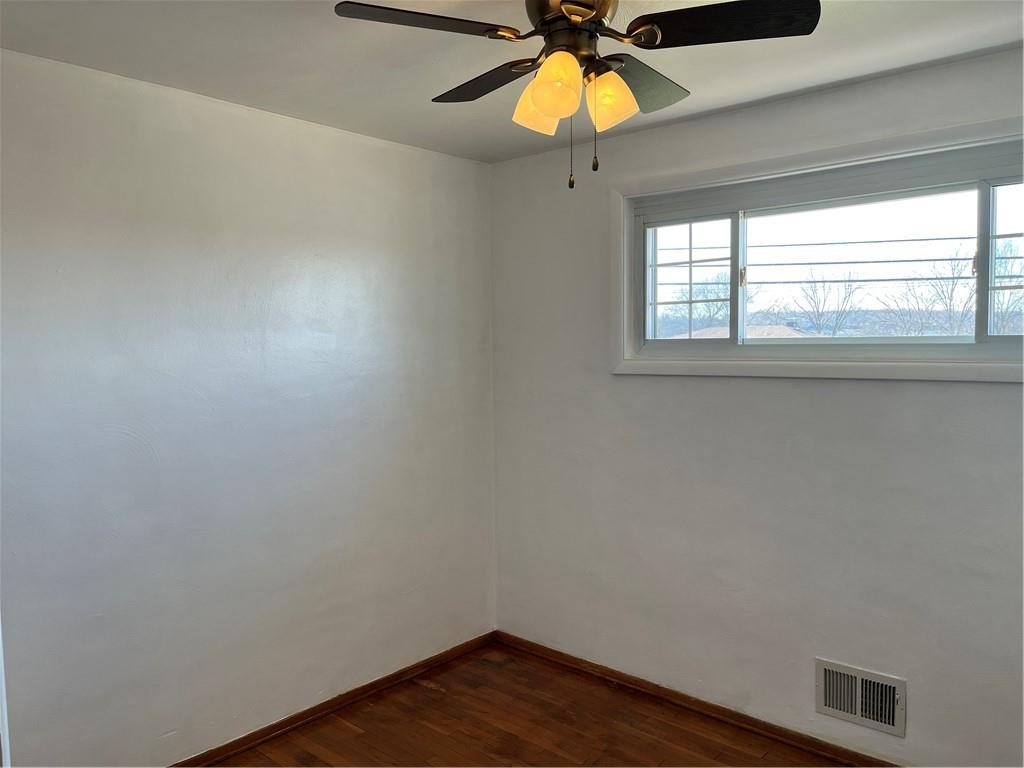 463 Lindsay Road Carnegie, PA 15106 - Photo 8 of 21 Gallery Image 8