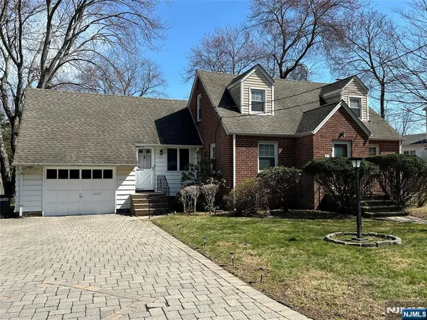$4,300 | 33 Haring Street, Closter, NJ 07624