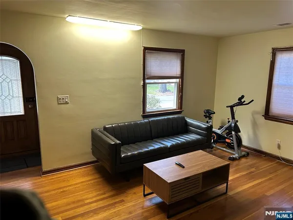 $4,300 | 33 Haring Street, Closter, NJ 07624