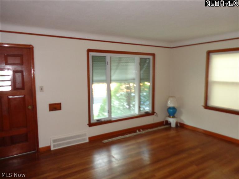 12911 Rockside Road Garfield Heights, OH 44125 - Photo 4 of 16