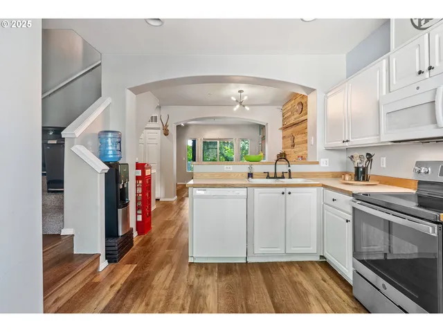 $317,000 | 14198 Southwest Barrows Road, Unit 3, Portland, OR 97223