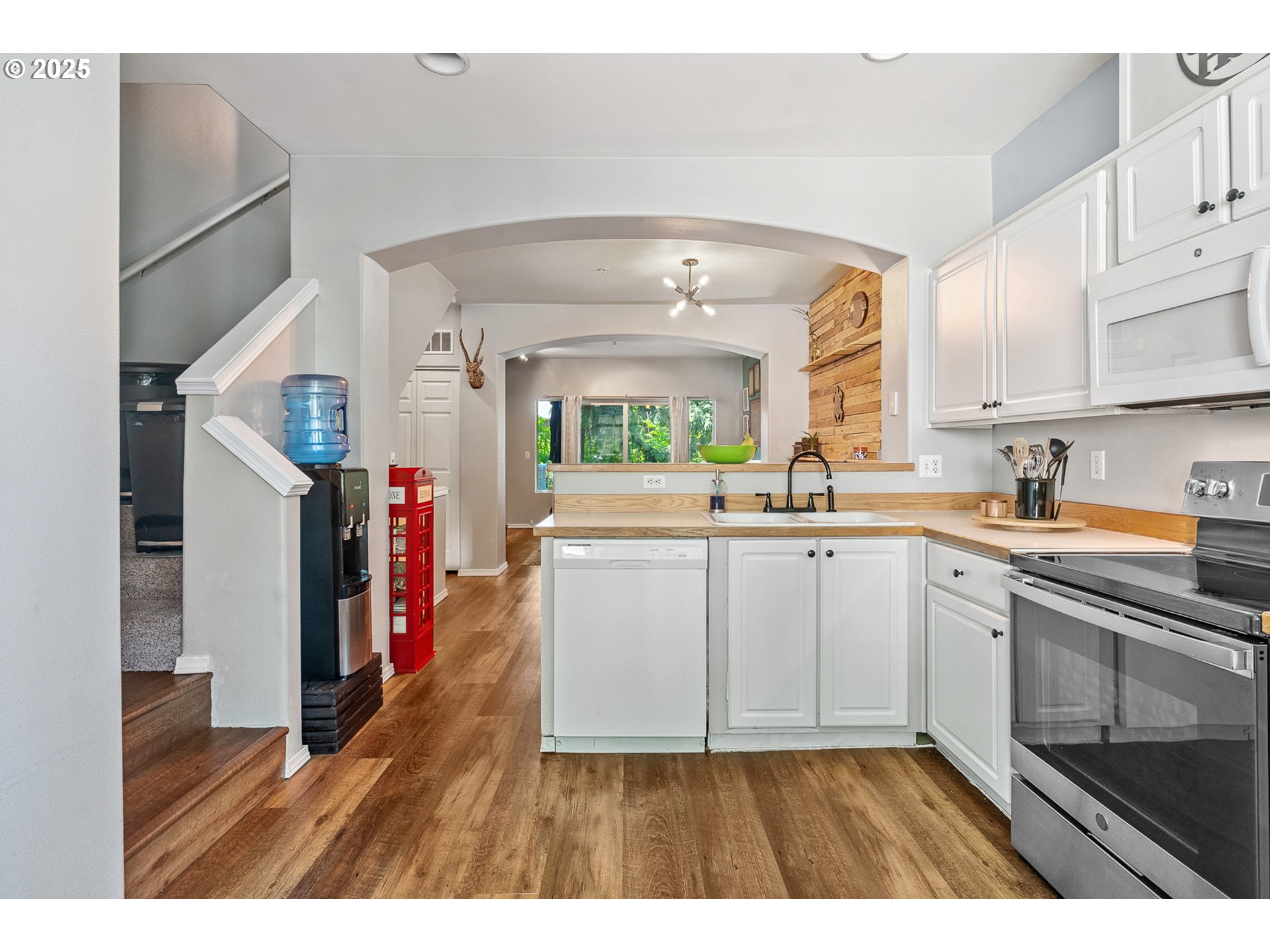 14198 Southwest Barrows Road, Unit 3 Portland, OR 97223 - Photo 13 of 31