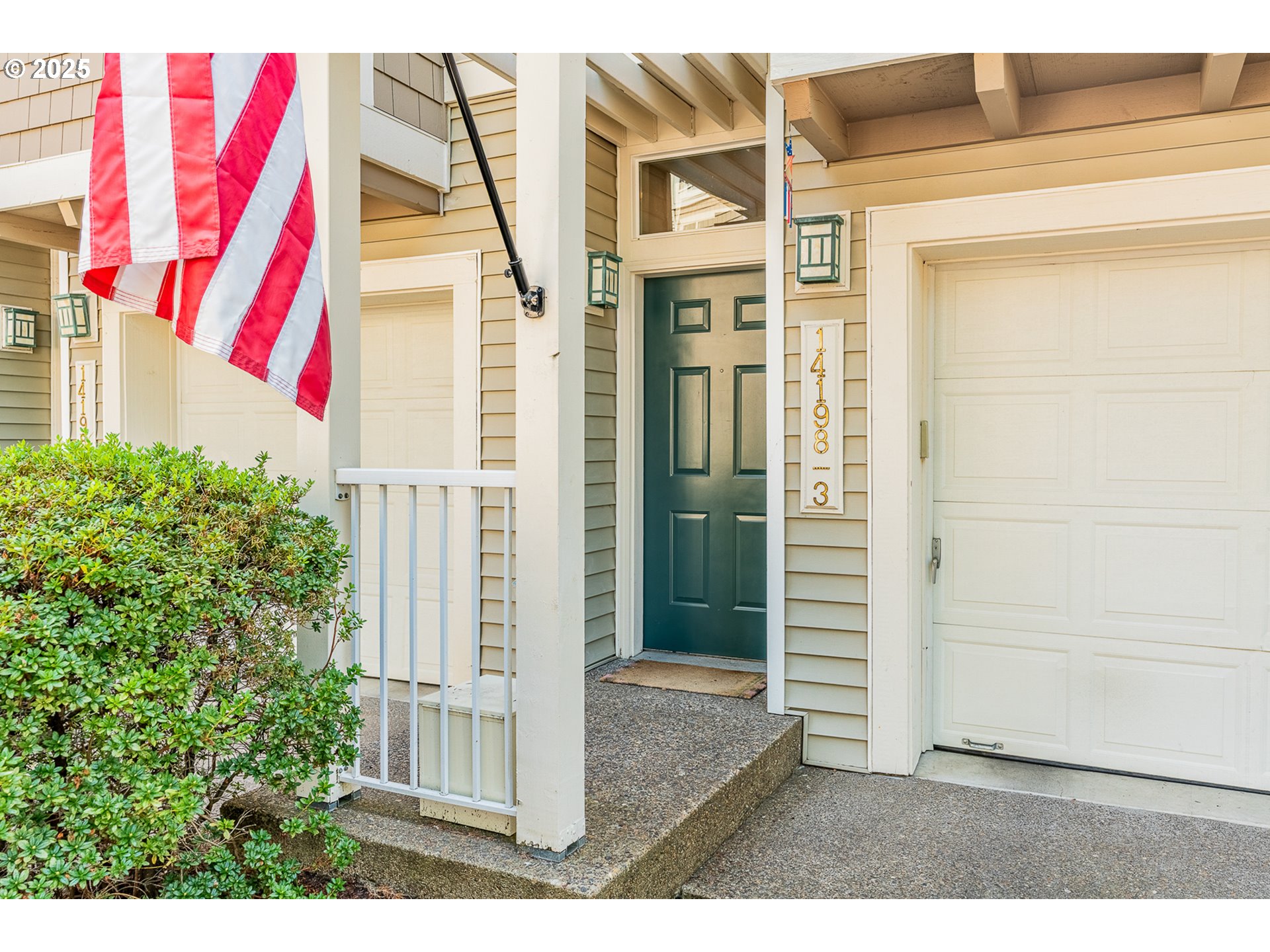 14198 Southwest Barrows Road, Unit 3 Portland, OR 97223 - Photo 3 of 31