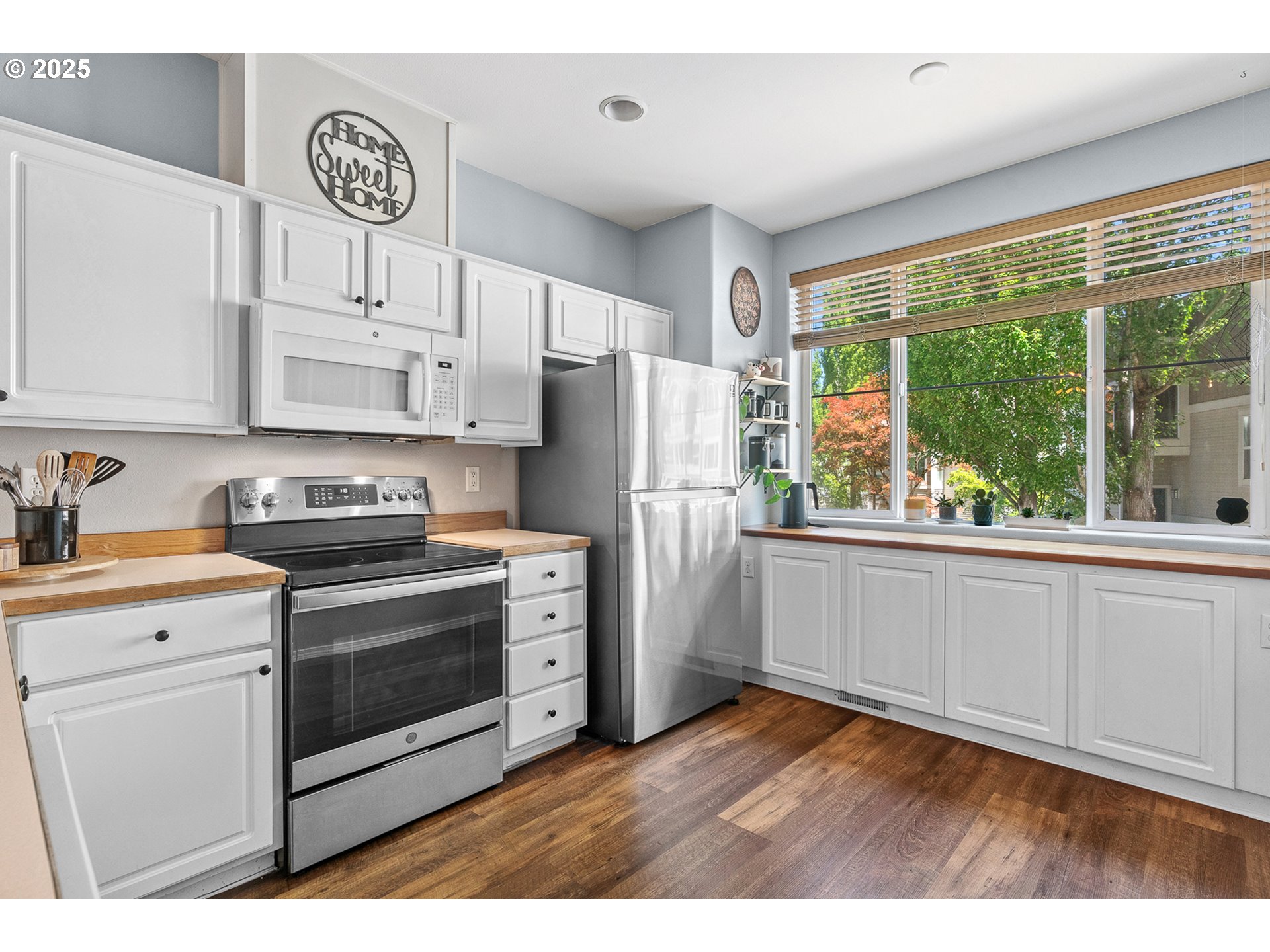 14198 Southwest Barrows Road, Unit 3 Portland, OR 97223 - Photo 10 of 31