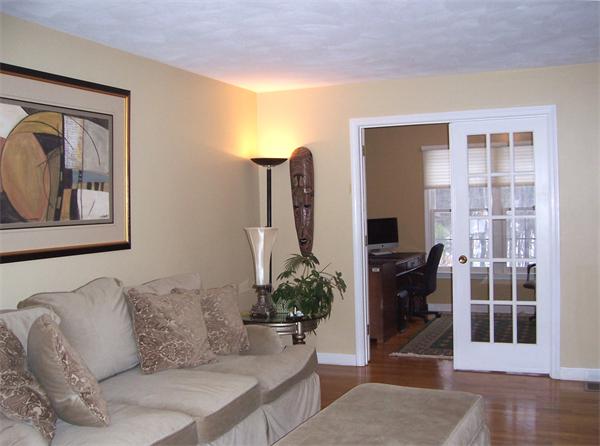 26 Boutwell Road Andover, MA 01810 - Photo 3 of 23
