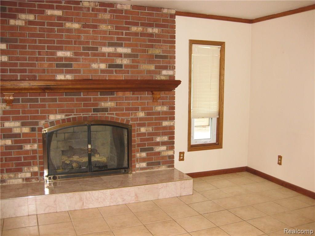 17535 Rougeway Street Livonia, MI 48152 - Photo 27 of 42 Gallery Image 27