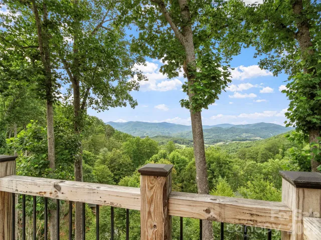 $775,000 | 47 Creekside Way, Unit H301, Burnsville, NC 28714