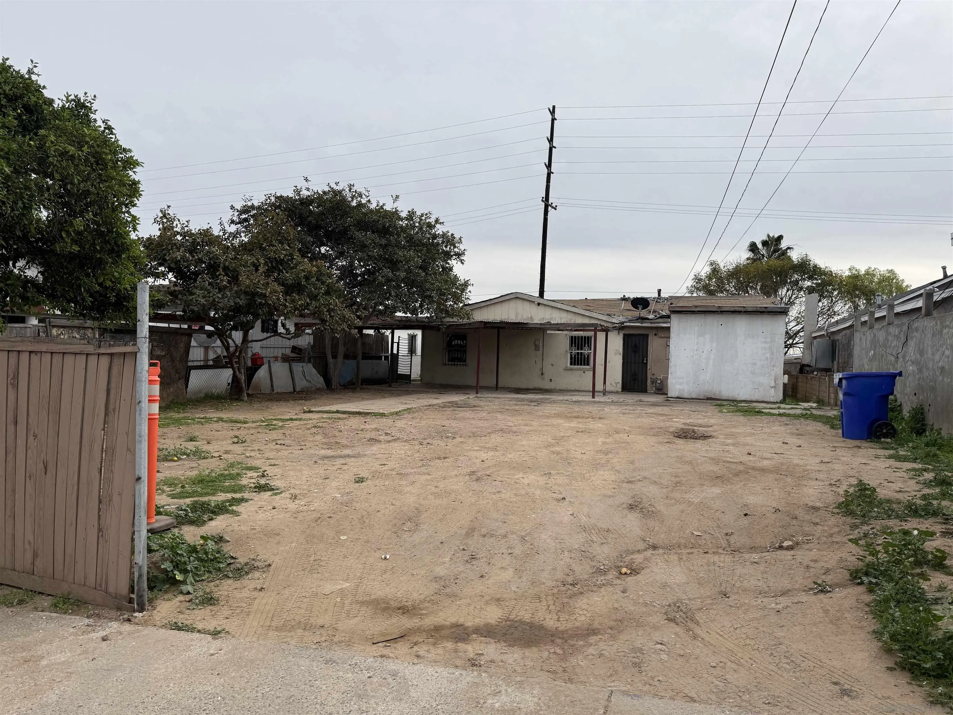 4162 Delta Street San Diego, CA 92113 - Photo 4 of 9