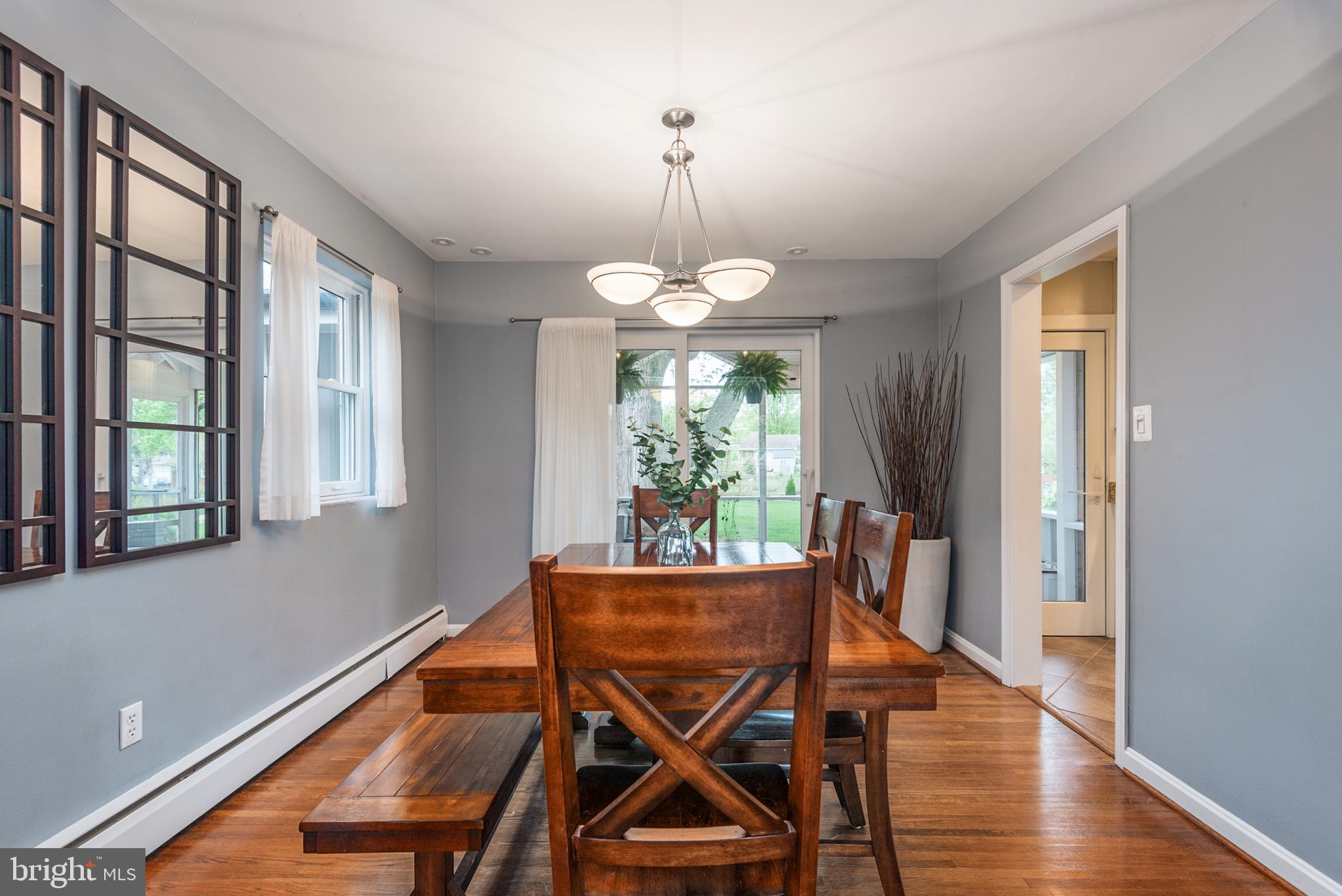 304 Dover Road Warrenton, VA 20186 - Photo 22 of 68 dining room off kitchen and screen porch