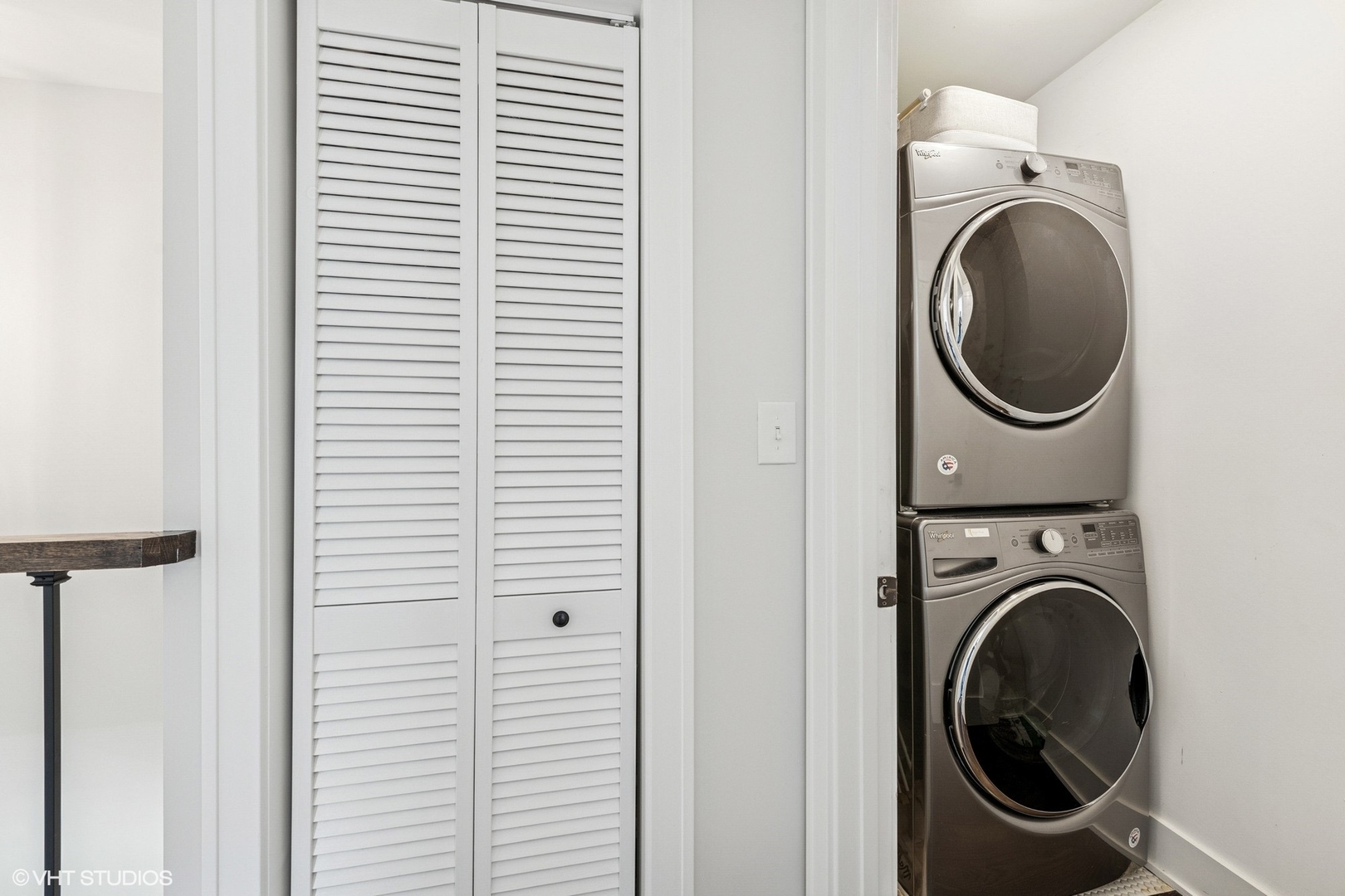 4328 North Ridgeway Avenue Chicago, IL 60618 - Photo 22 of 32 a utility room with dryer and washer