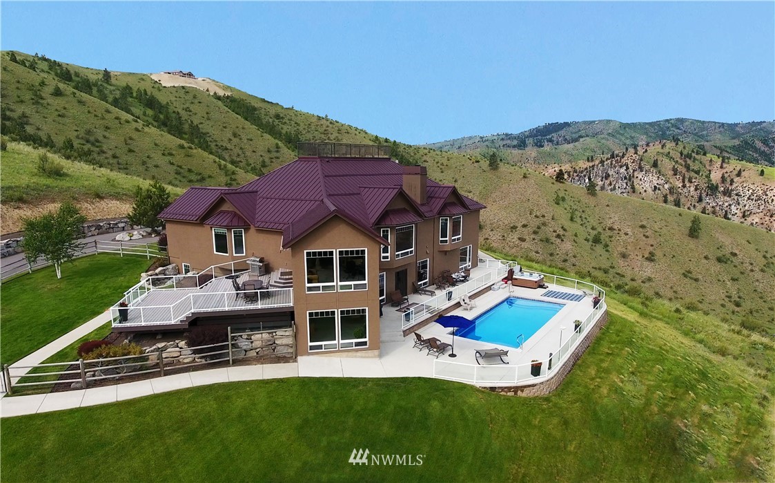 1655 Hawks Meadow Road Chelan, WA 98816 - Photo 2 of 25 Gallery Image 2