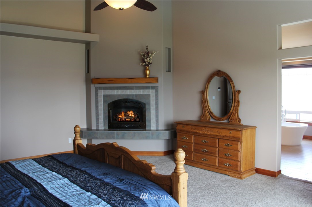 1655 Hawks Meadow Road Chelan, WA 98816 - Photo 13 of 25 Gallery Image 13
