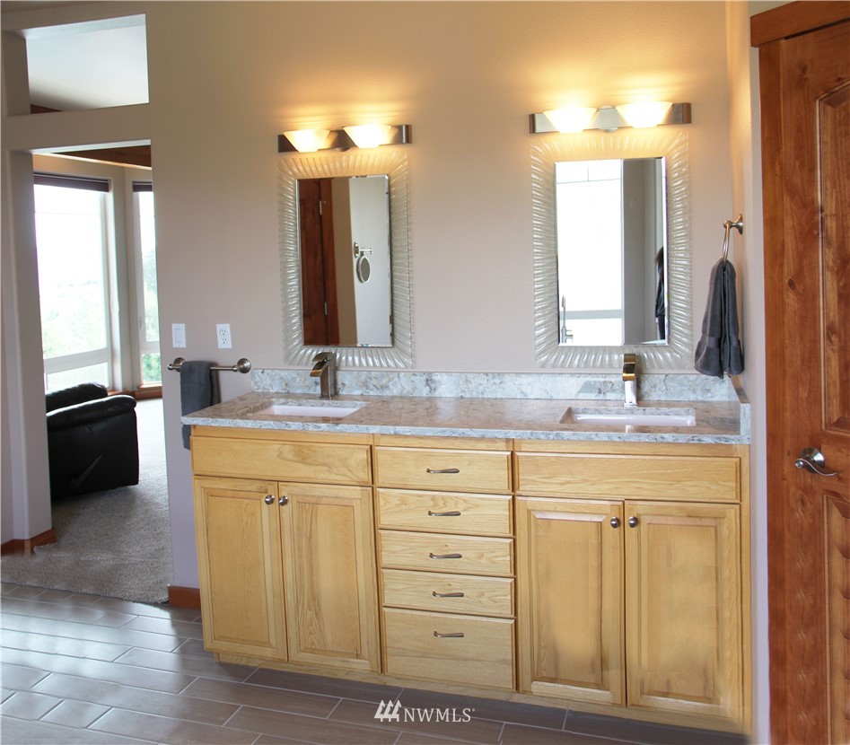 1655 Hawks Meadow Road Chelan, WA 98816 - Photo 15 of 25 Gallery Image 15