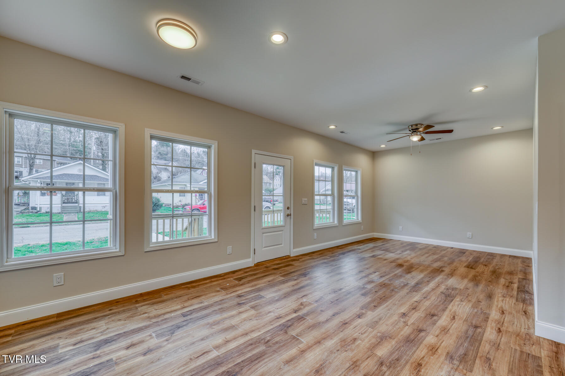 725 Maple Avenue Erwin, TN 37650 - Photo 12 of 33 725 Maple Ave-13