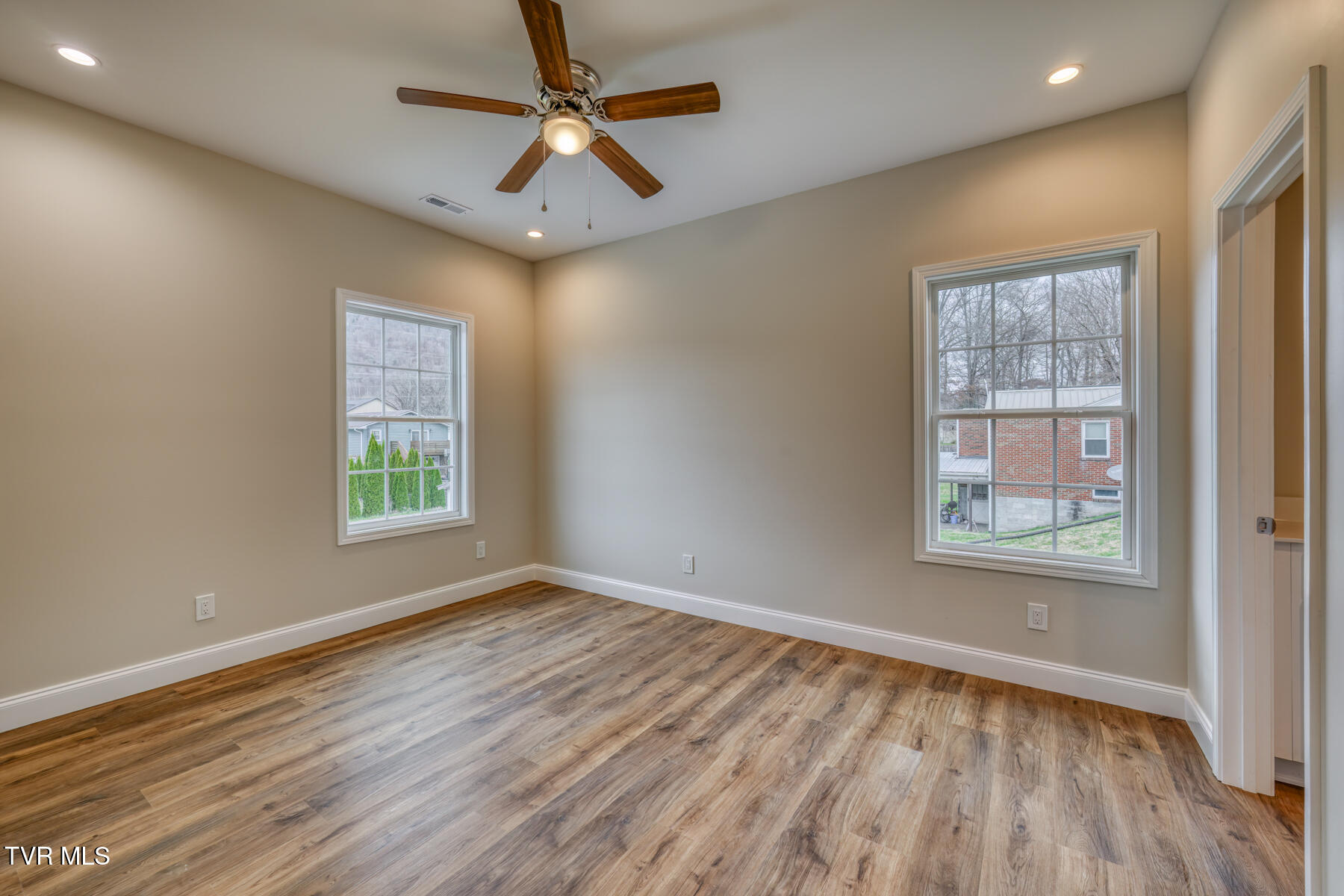 725 Maple Avenue Erwin, TN 37650 - Photo 14 of 33 725 Maple Ave-15