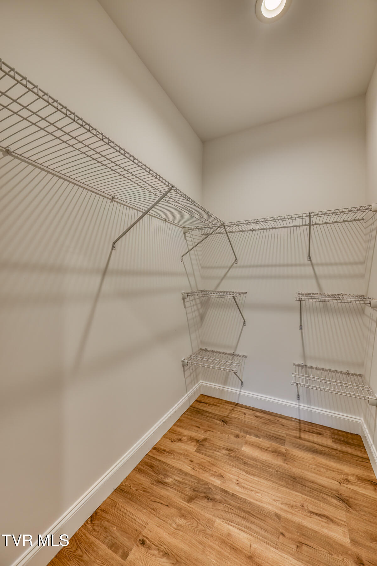 725 Maple Avenue Erwin, TN 37650 - Photo 17 of 33 725 Maple Ave-18